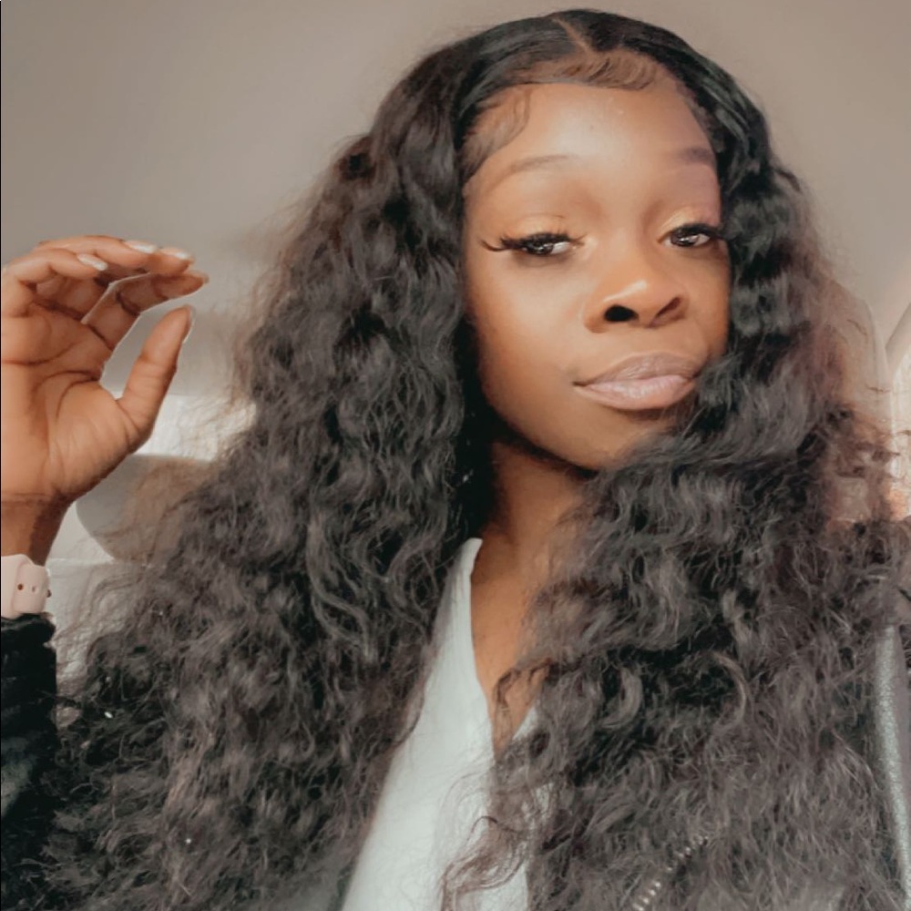 Meet your Posher, Quanaya